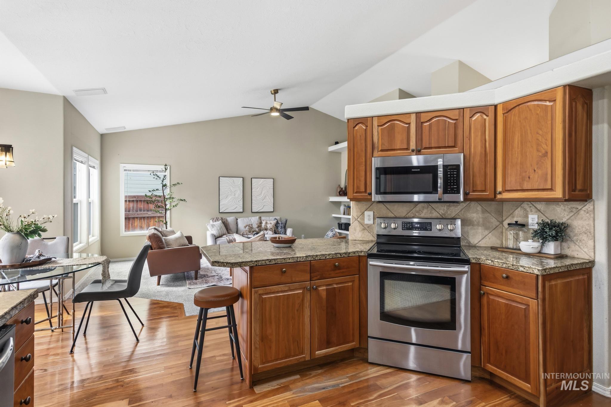 5856 N Brooklet Place Property Photo 18