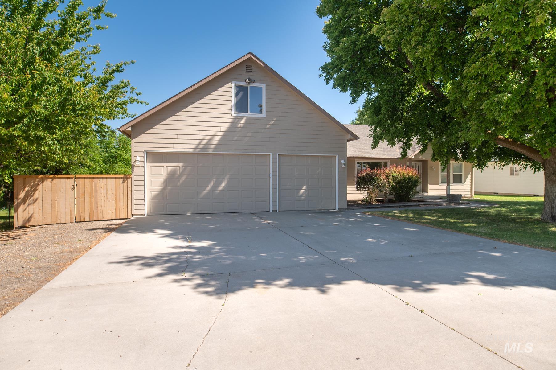 2345 Center Ave Property Photo 1