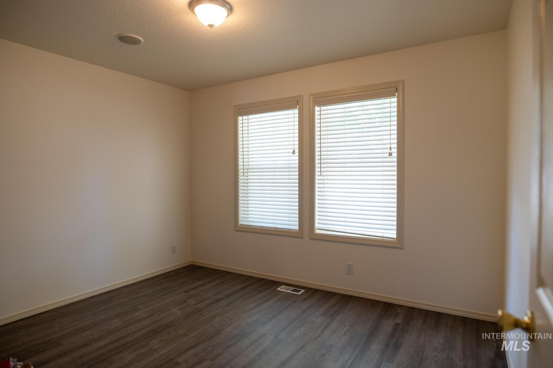 2345 Center Ave Property Photo 2
