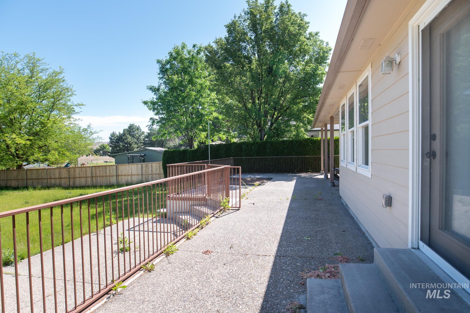 2345 Center Ave Property Photo 18