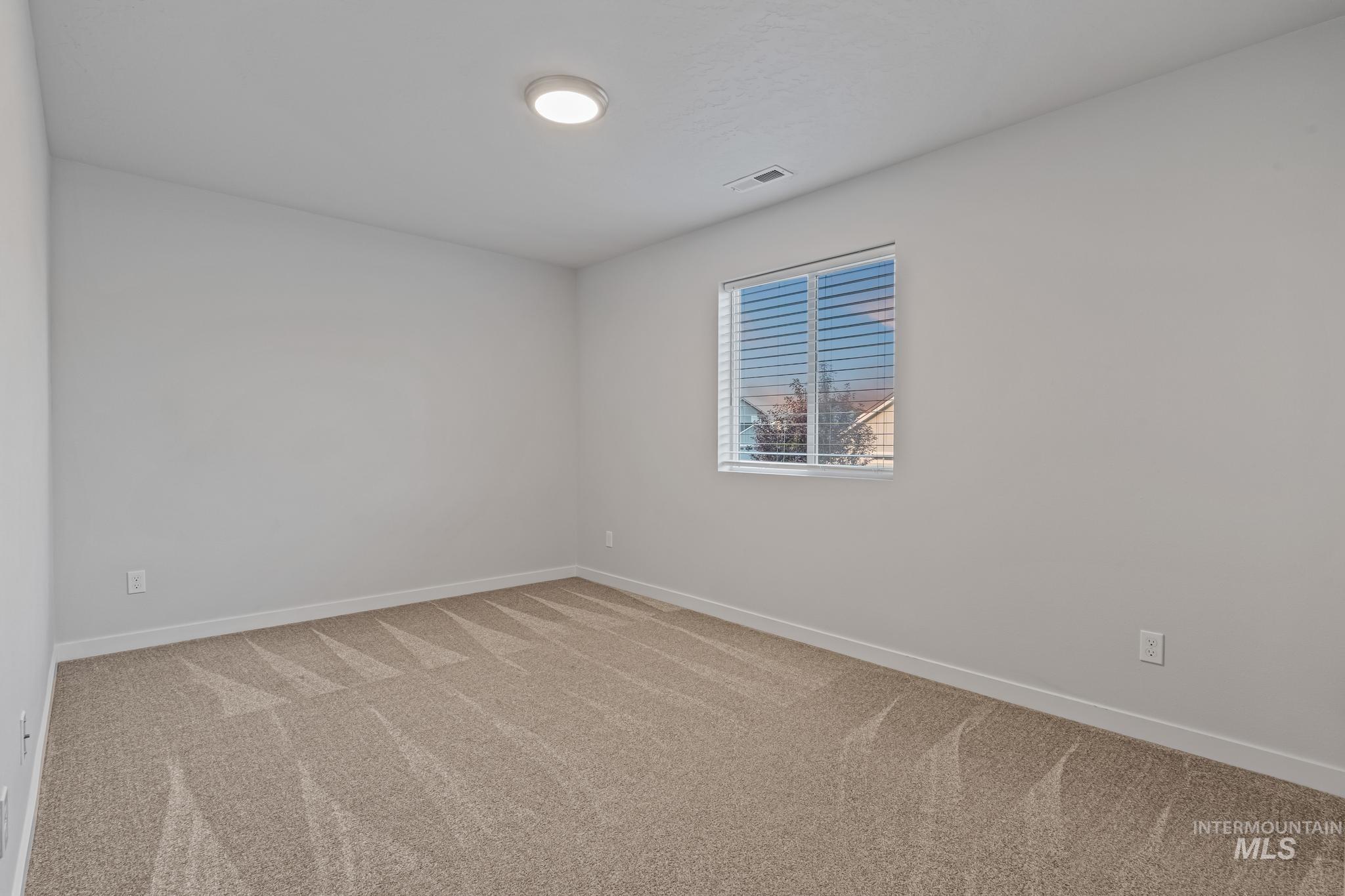 5892 S Nordean Ave Property Photo 8