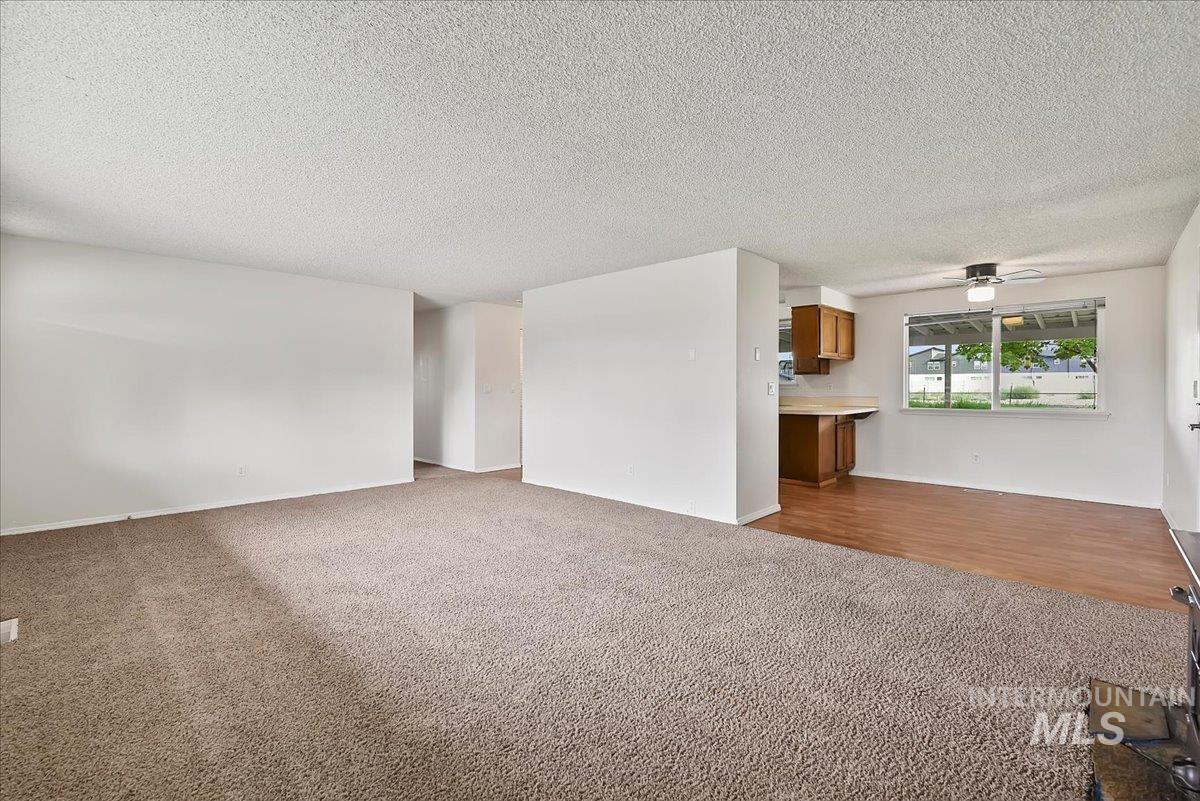 5022 Lasher Lane Property Photo 4