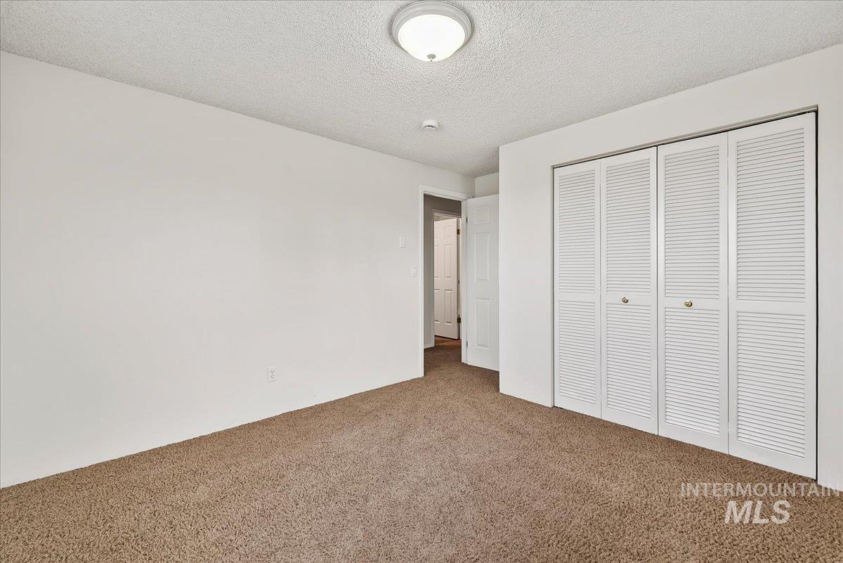 5022 Lasher Lane Property Photo 14