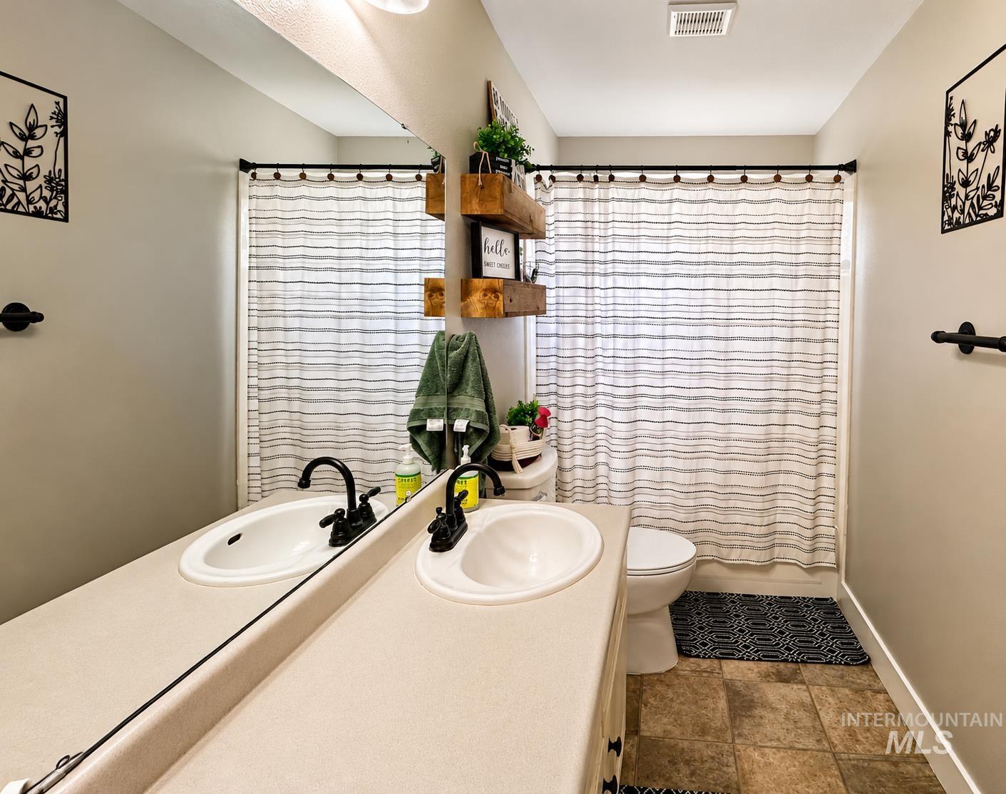 658 Crocus Ln Property Photo 15