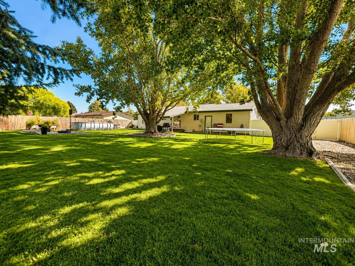 658 Crocus Ln Property Photo 20