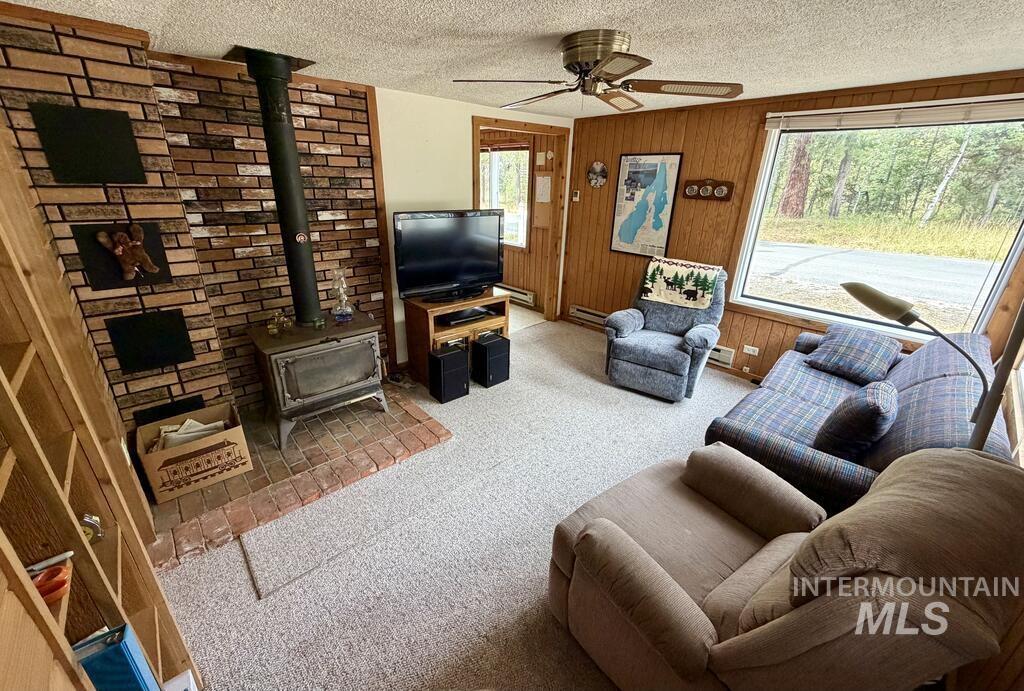 1912 Pilgrim Cove Road Property Photo 4