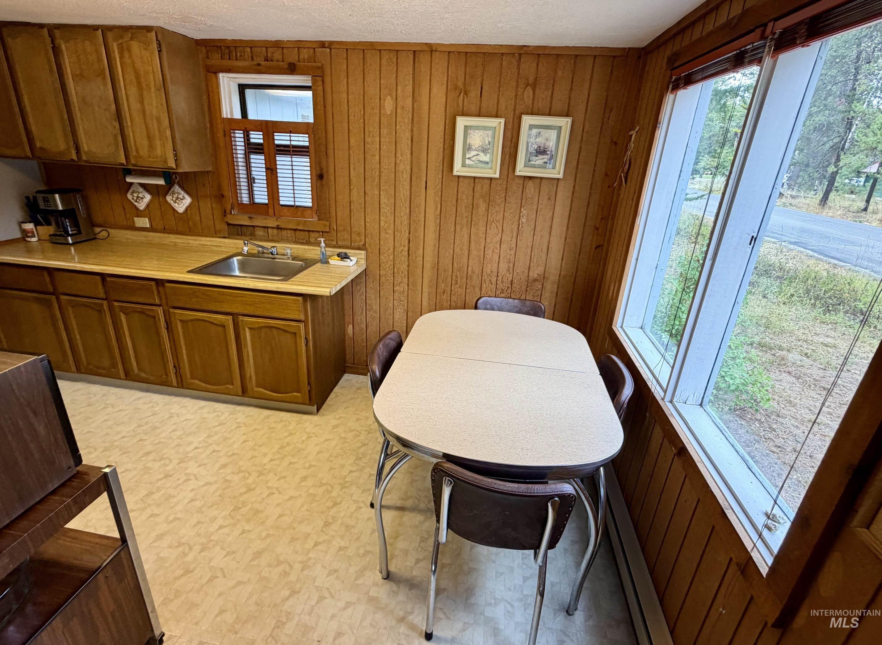 1912 Pilgrim Cove Road Property Photo 6