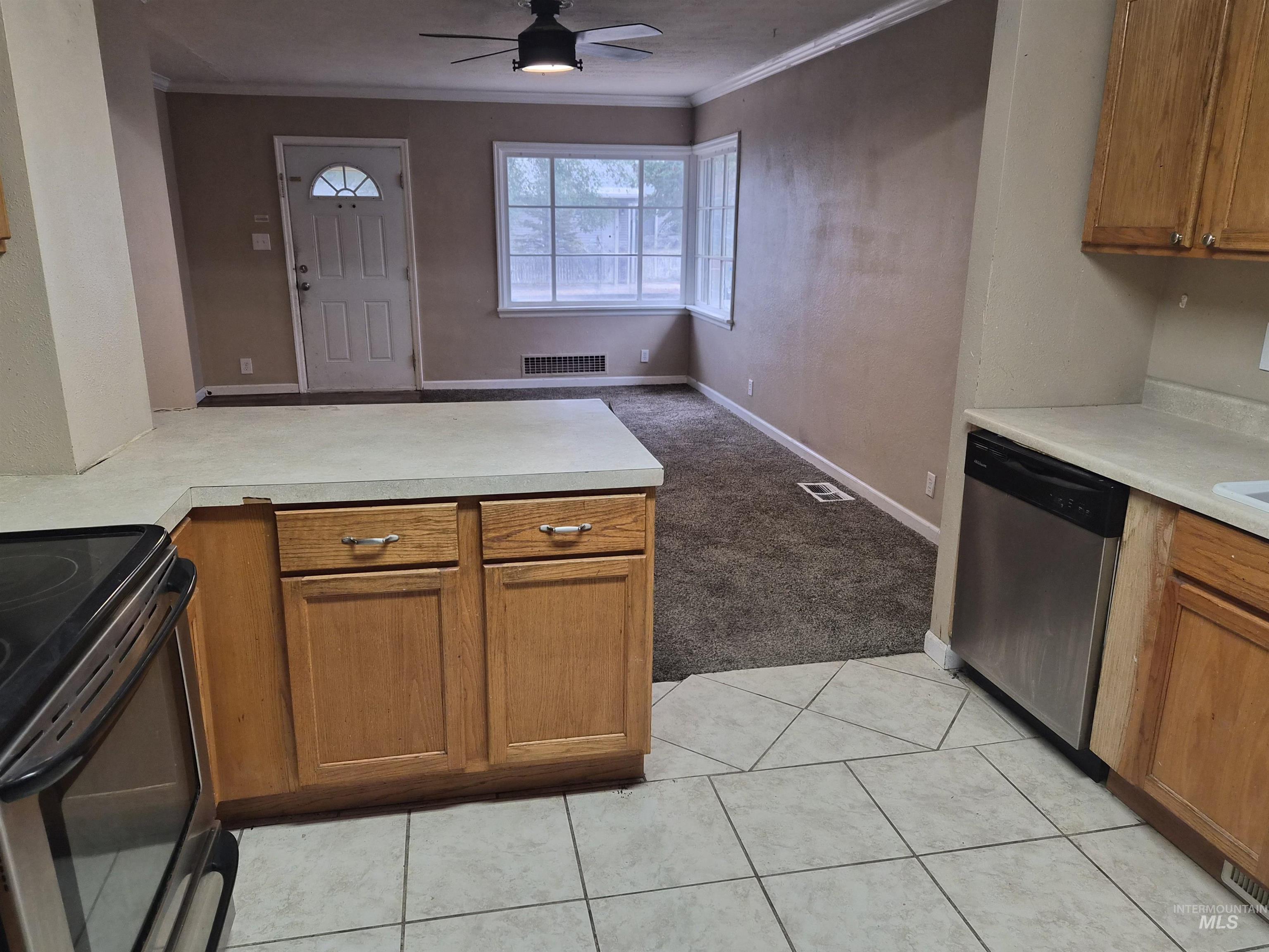 1147 N Hayes Property Photo 15