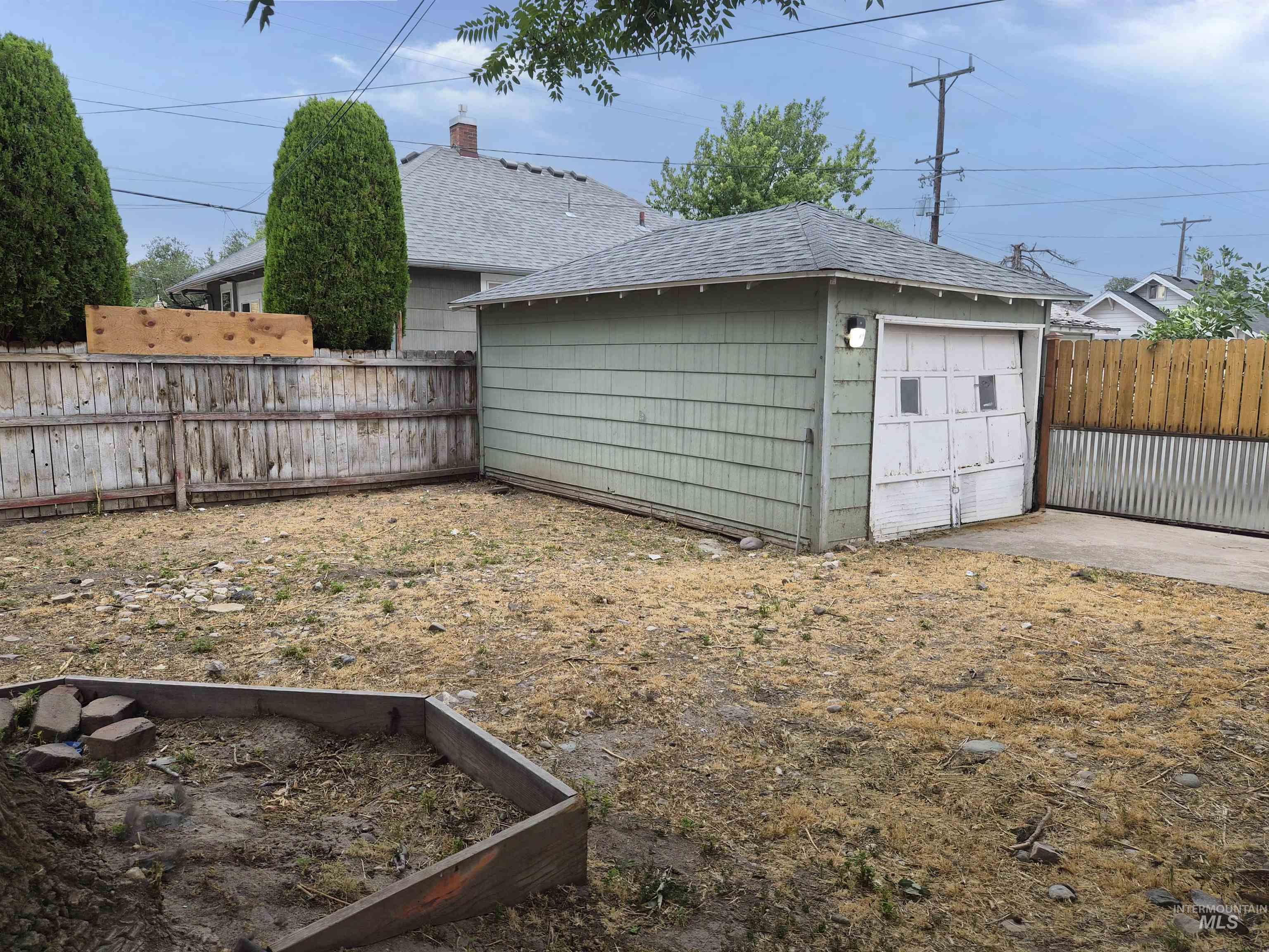 1147 N Hayes Property Photo 23