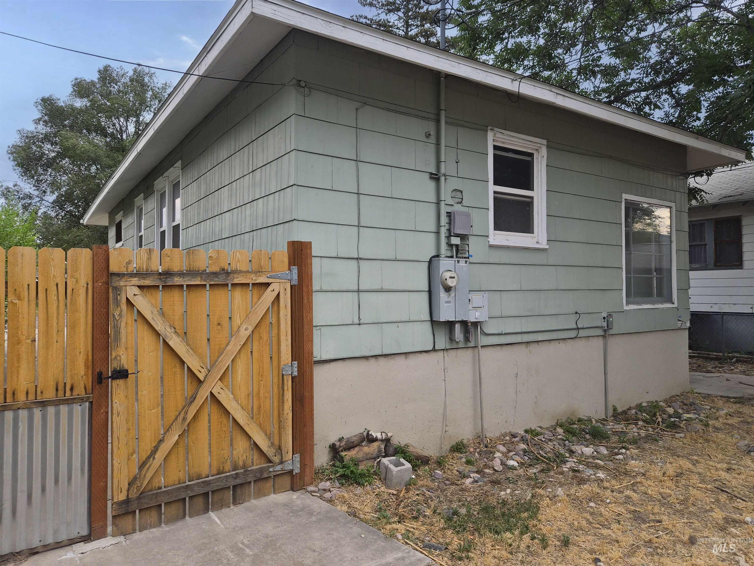 1147 N Hayes Property Photo 24