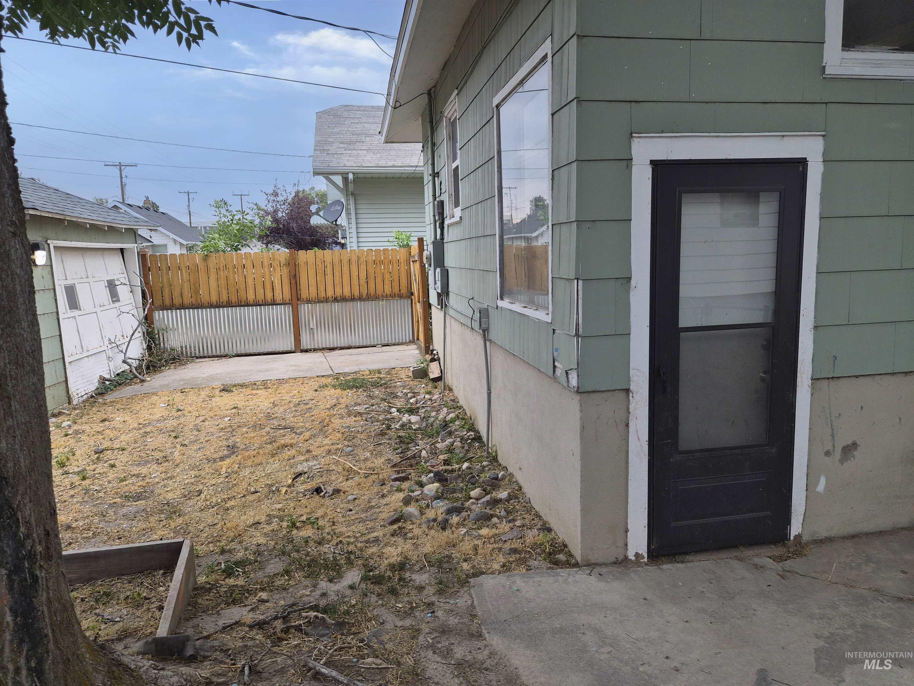 1147 N Hayes Property Photo 27