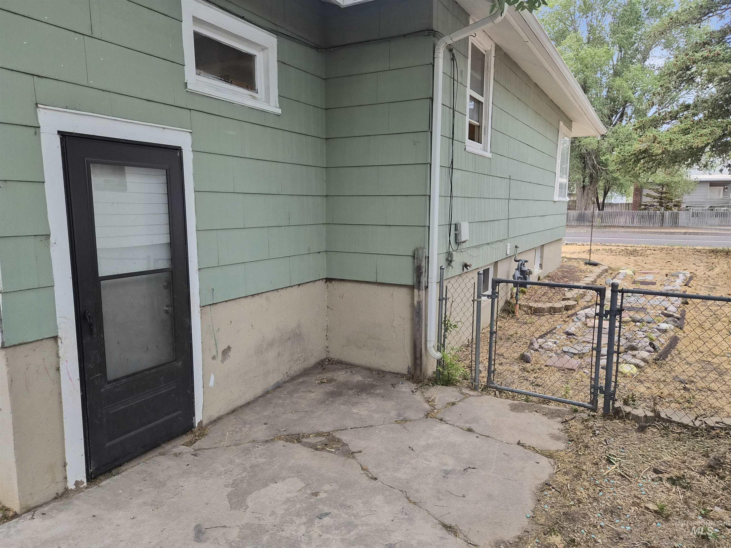 1147 N Hayes Property Photo 28