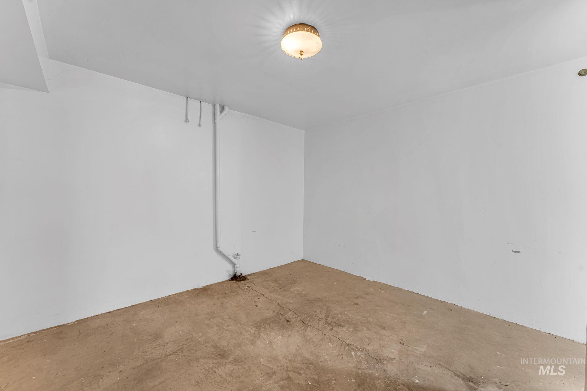 1520 Princeton Dr Property Photo 31