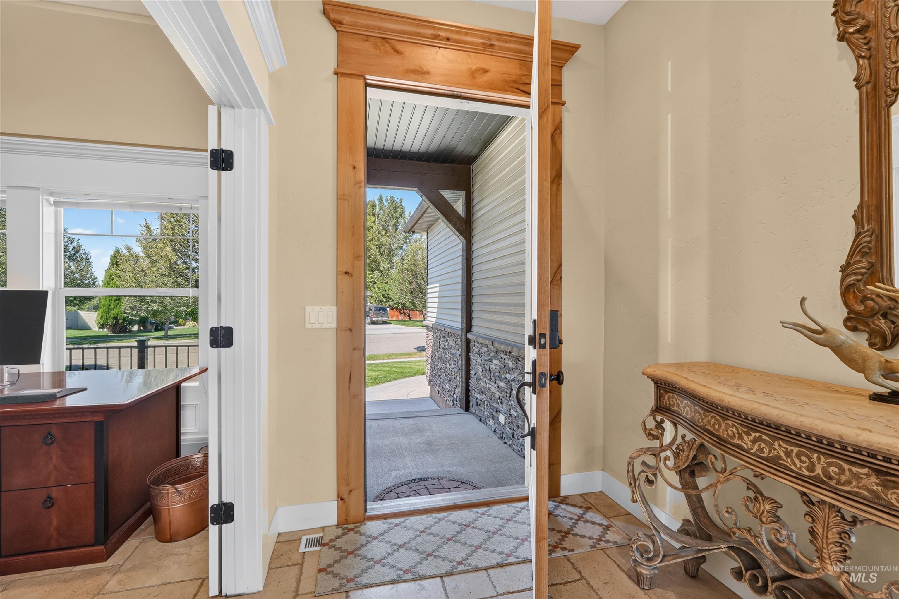 1408 Stoneridge Drive Property Photo 4
