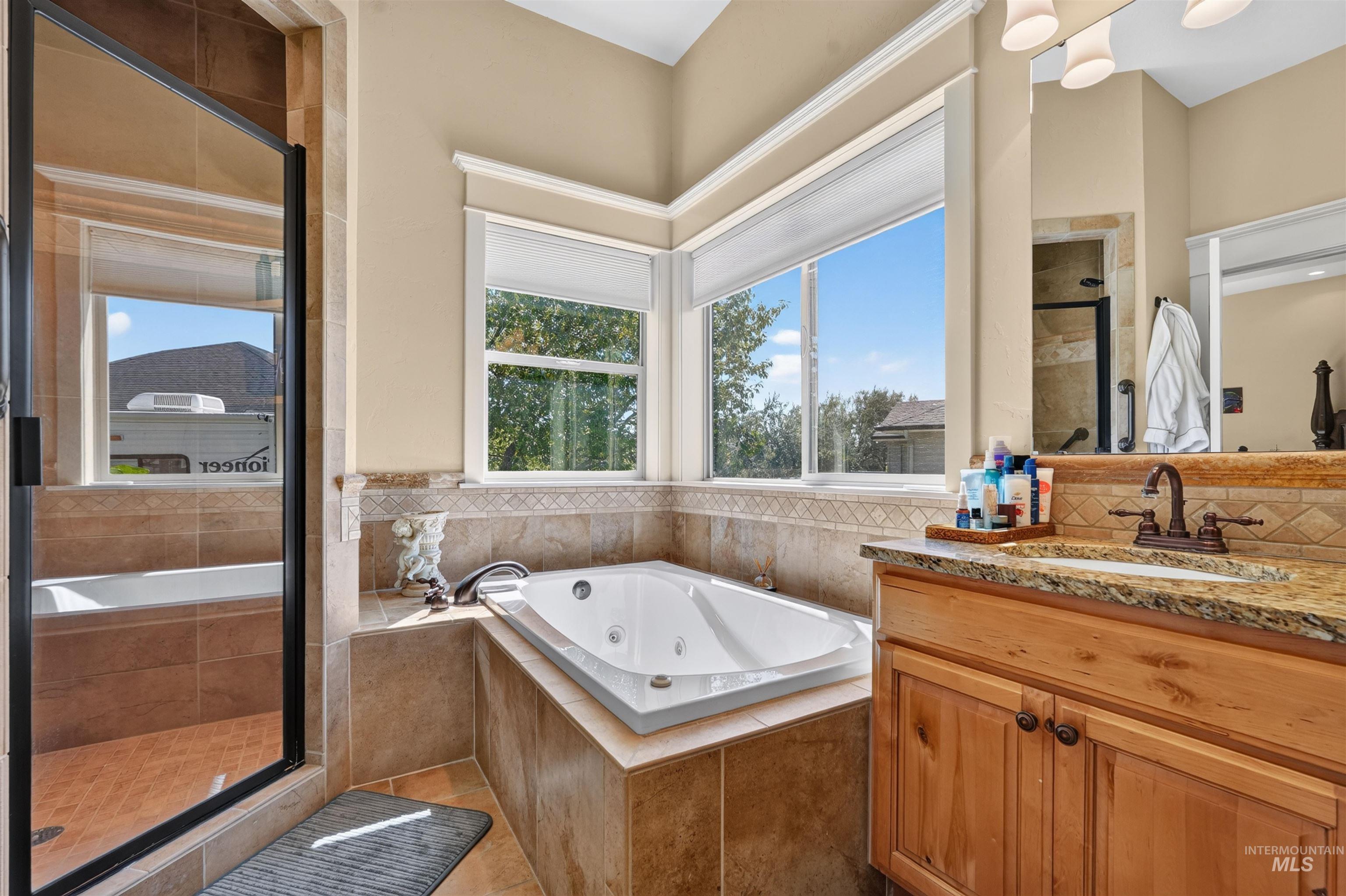 1408 Stoneridge Drive Property Photo 15