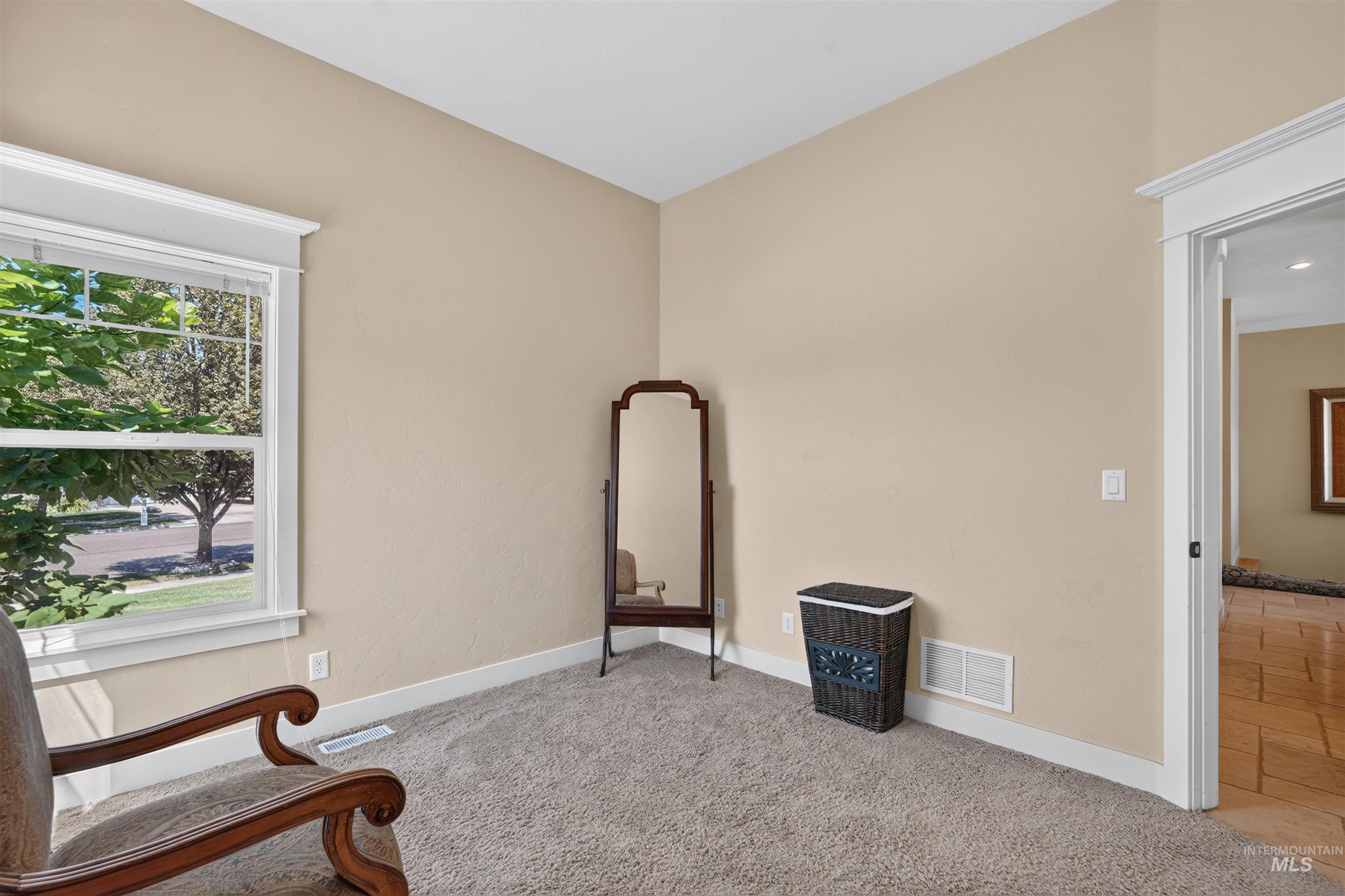 1408 Stoneridge Drive Property Photo 17