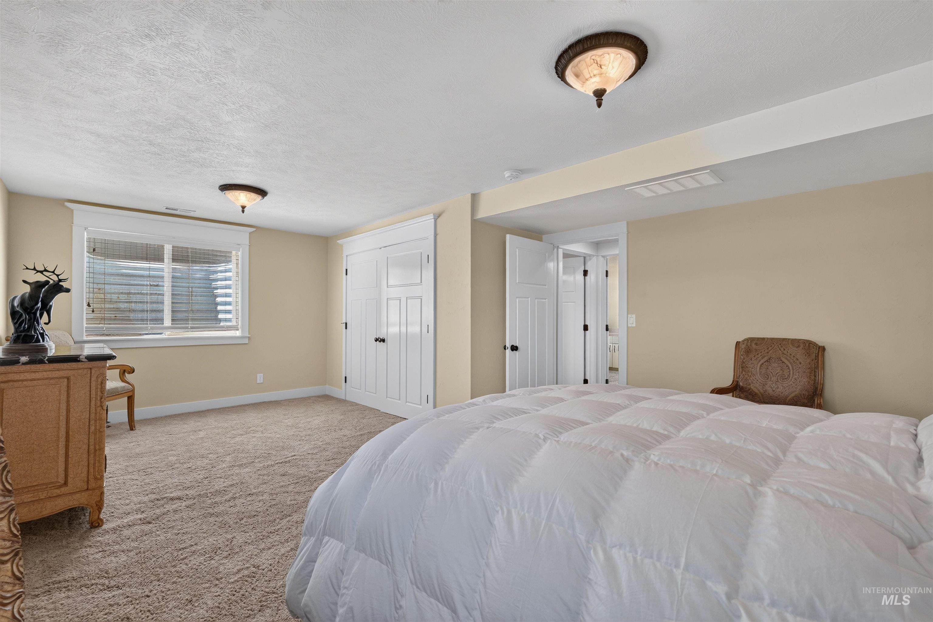 1408 Stoneridge Drive Property Photo 21