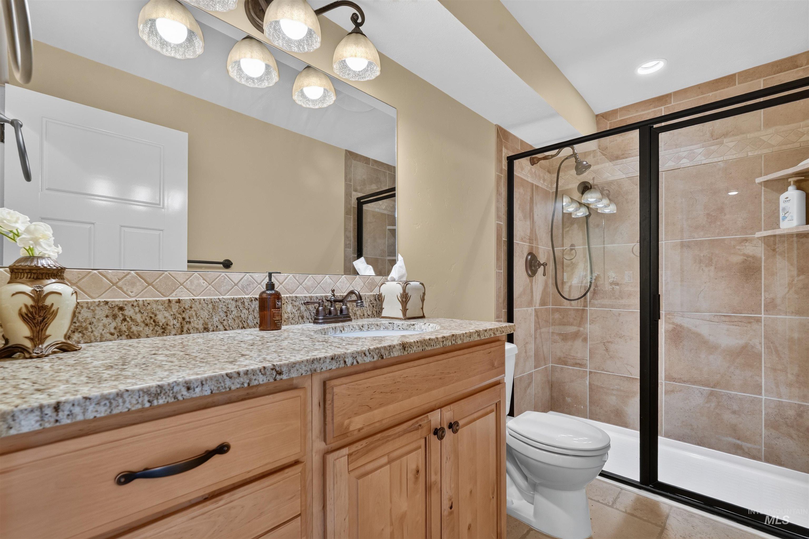 1408 Stoneridge Drive Property Photo 22