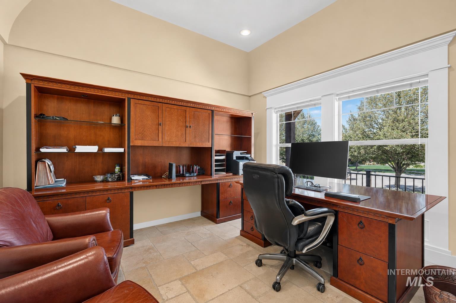 1408 Stoneridge Drive Property Photo 42