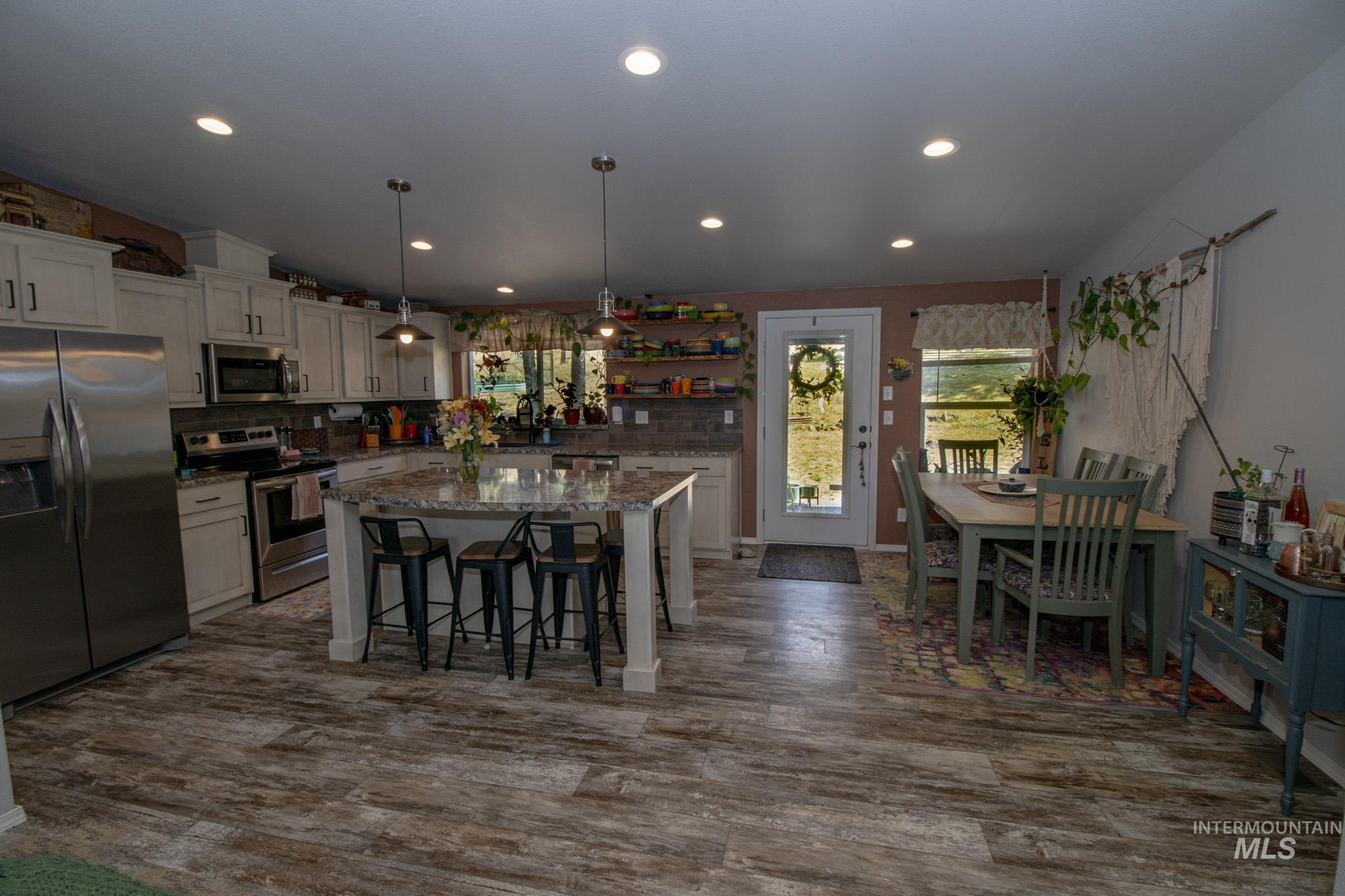 5190 Lakeview Rd Property Photo 14