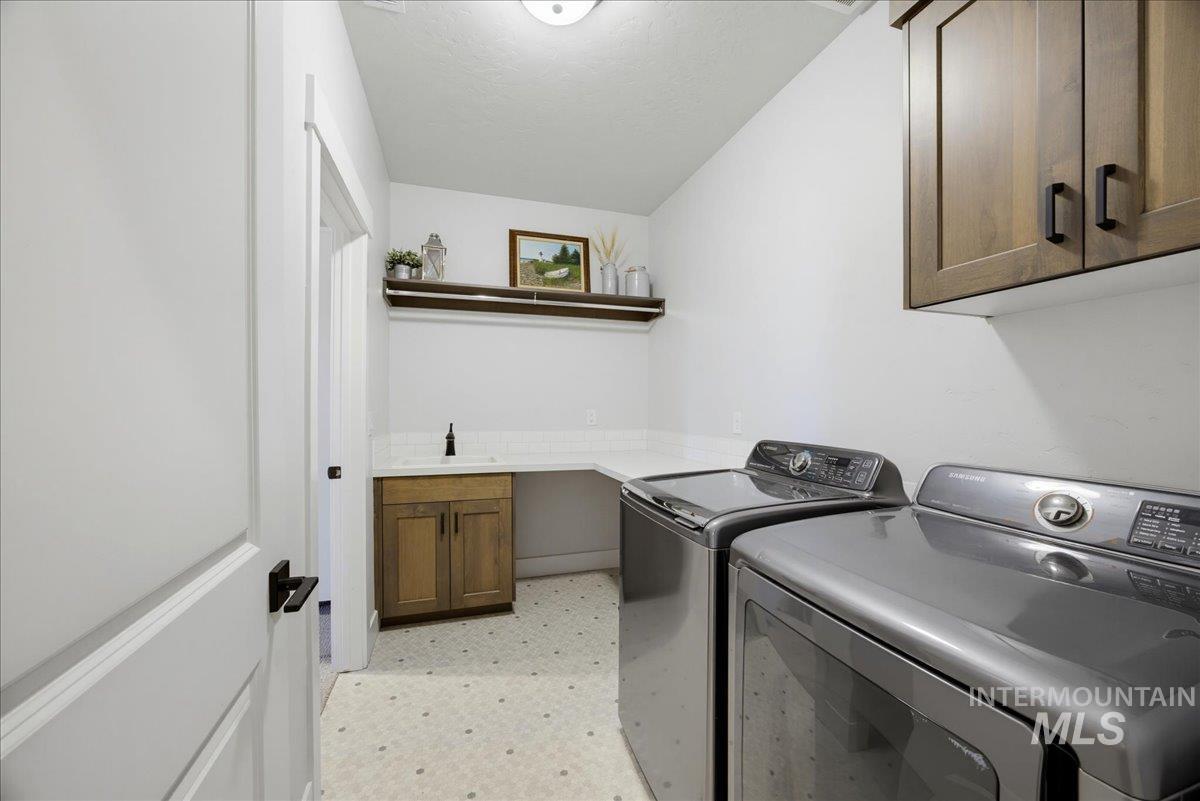 1294 W Tenzing Ct Property Photo 37