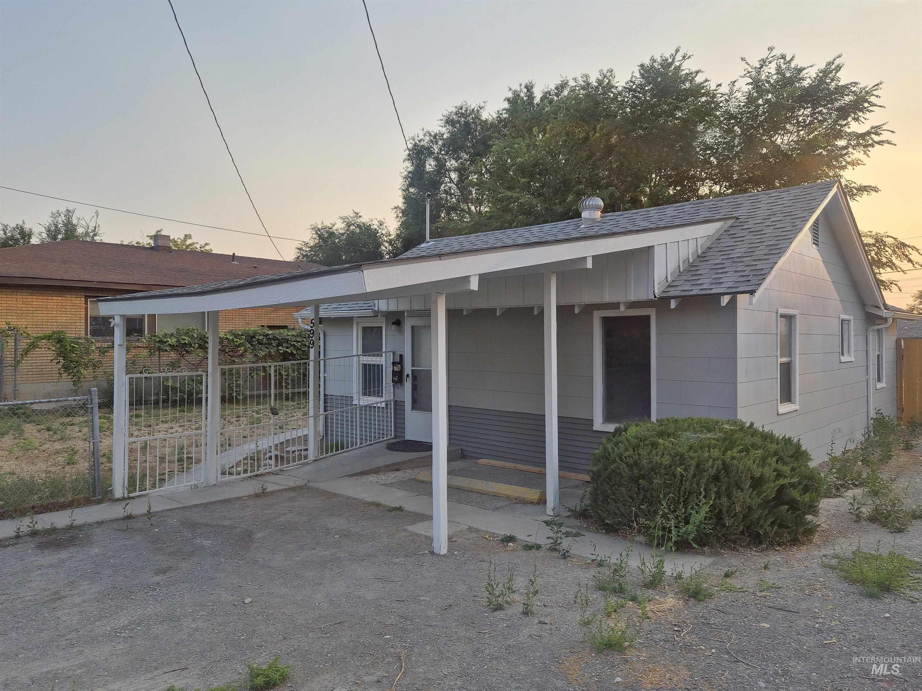 599 Jefferson St Property Photo 1