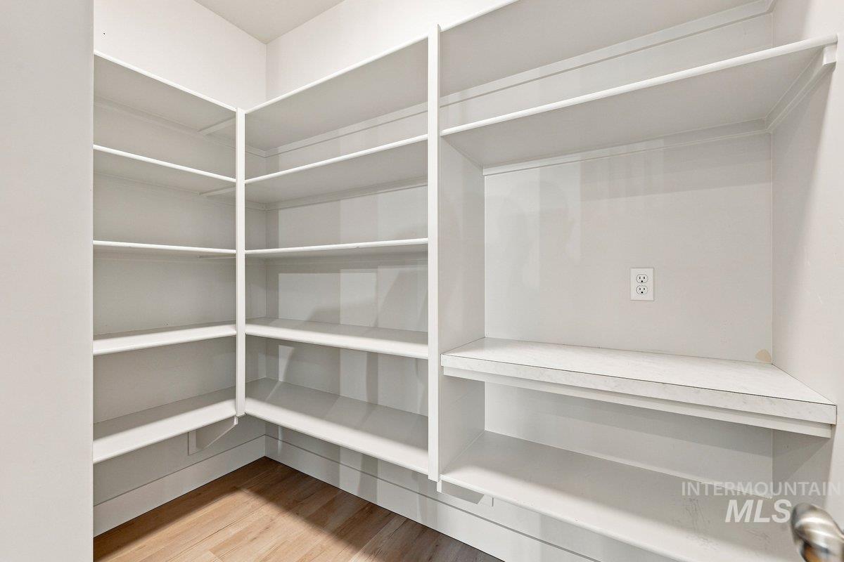 2546 E Lodge Trail Dr Property Photo 13