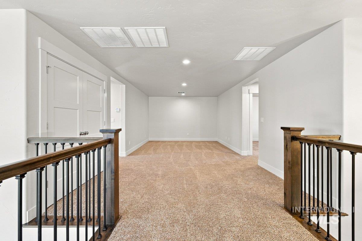 2546 E Lodge Trail Dr Property Photo 32