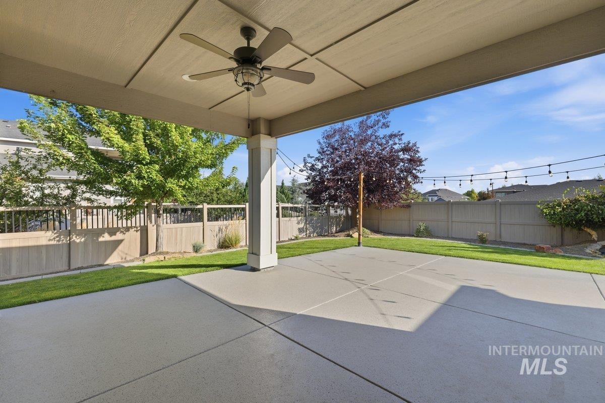 2546 E Lodge Trail Dr Property Photo 38