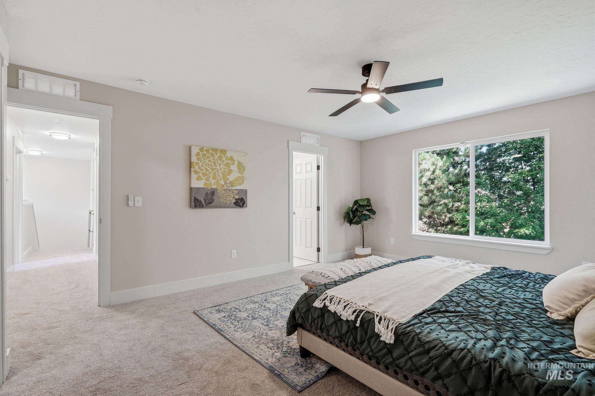 1054 N Carmen Ave Property Photo 31