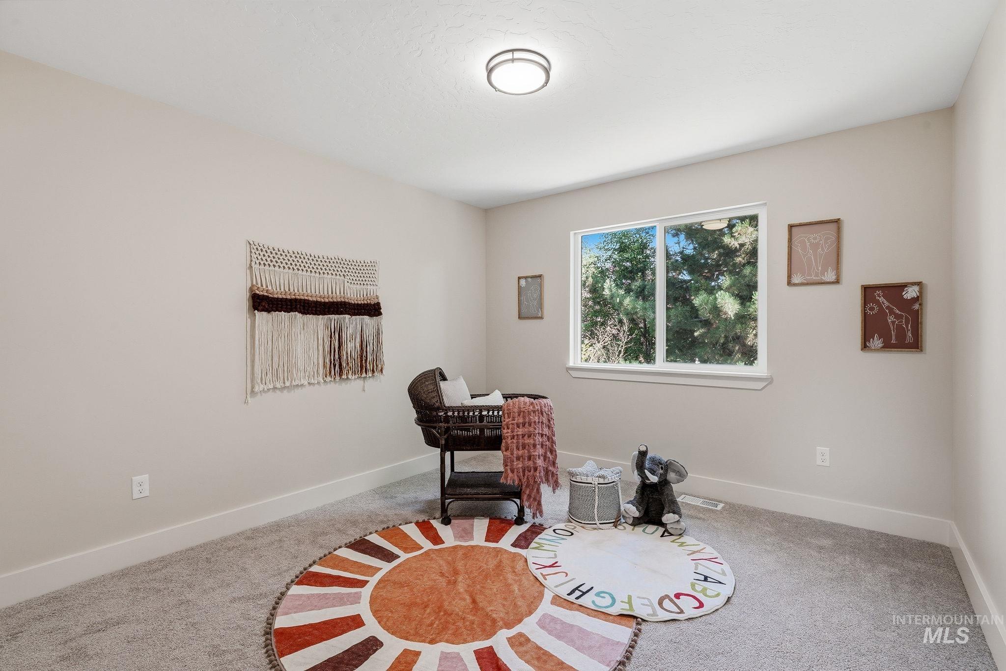 1054 N Carmen Ave Property Photo 38