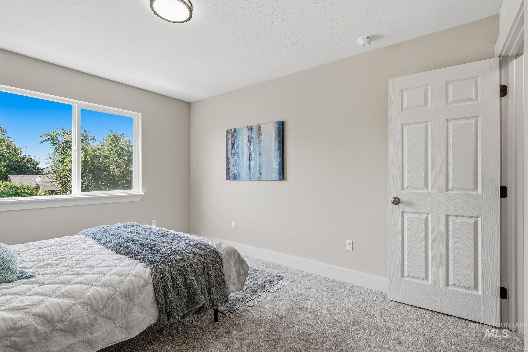 1054 N Carmen Ave Property Photo 41