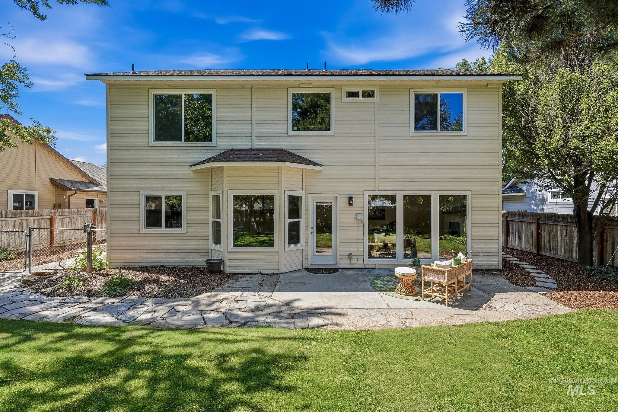 1054 N Carmen Ave Property Photo 46