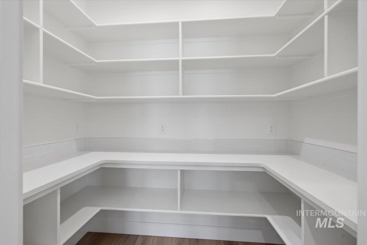 446 W Millstone St Property Photo 10
