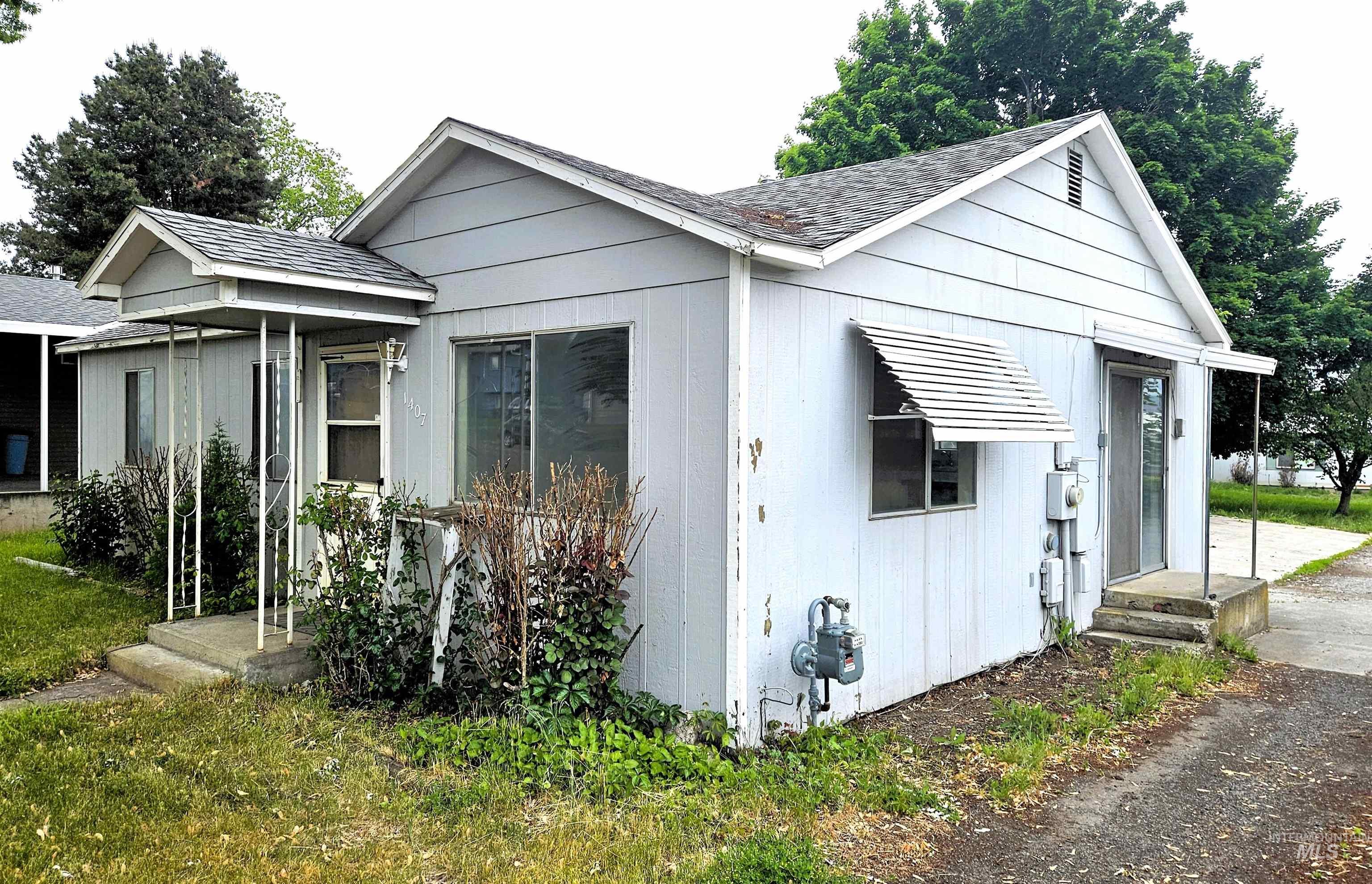 1407 & 1407 1/2 Burrell Ave Property Photo 16