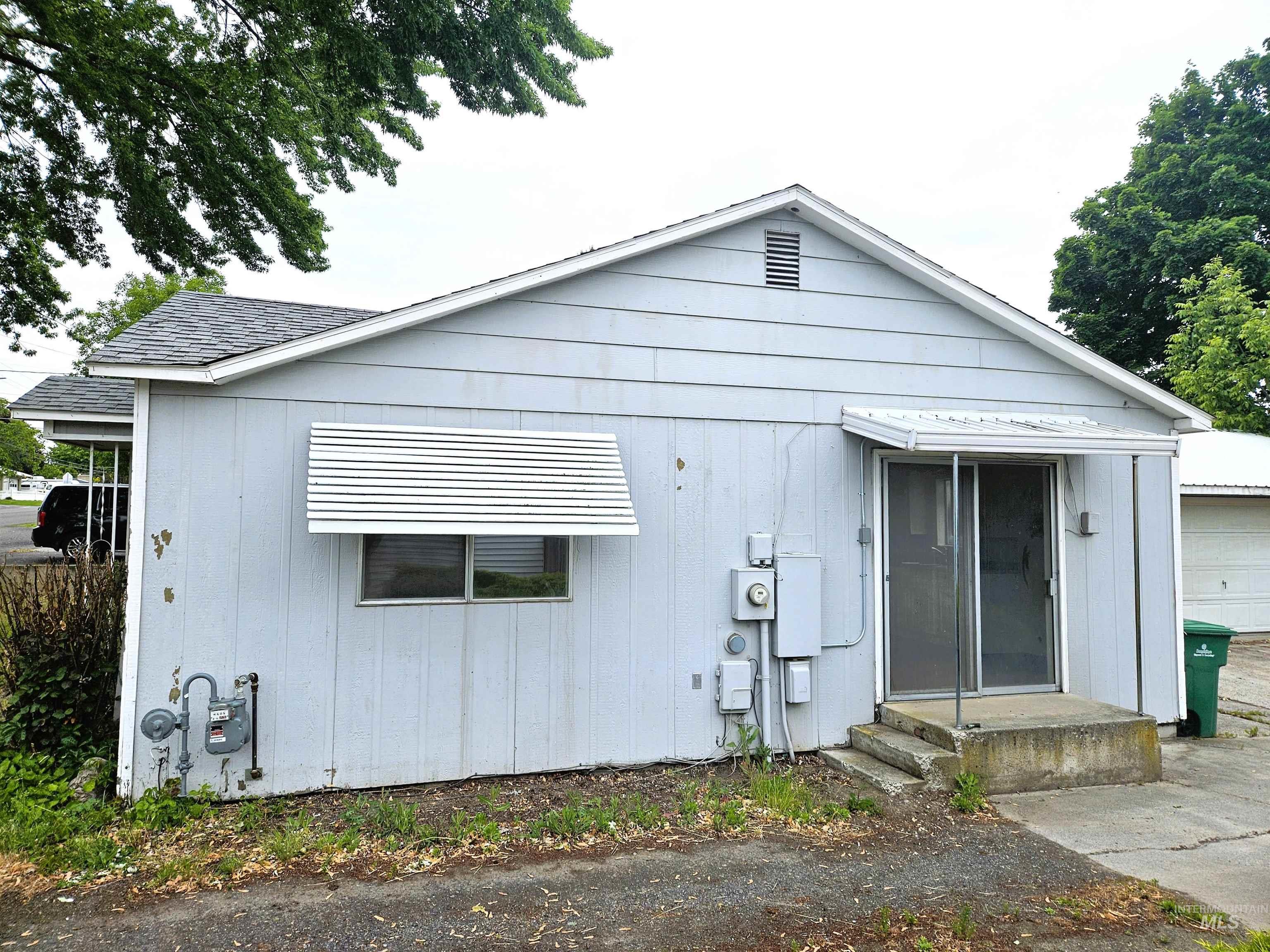 1407 & 1407 1/2 Burrell Ave Property Photo 17