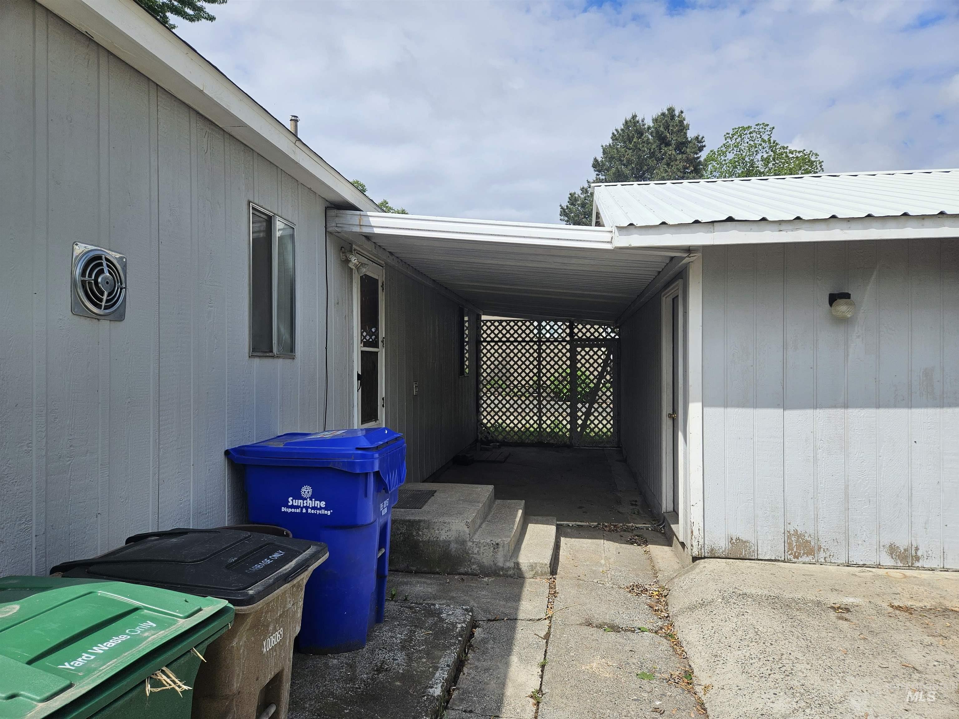 1407 & 1407 1/2 Burrell Ave Property Photo 19