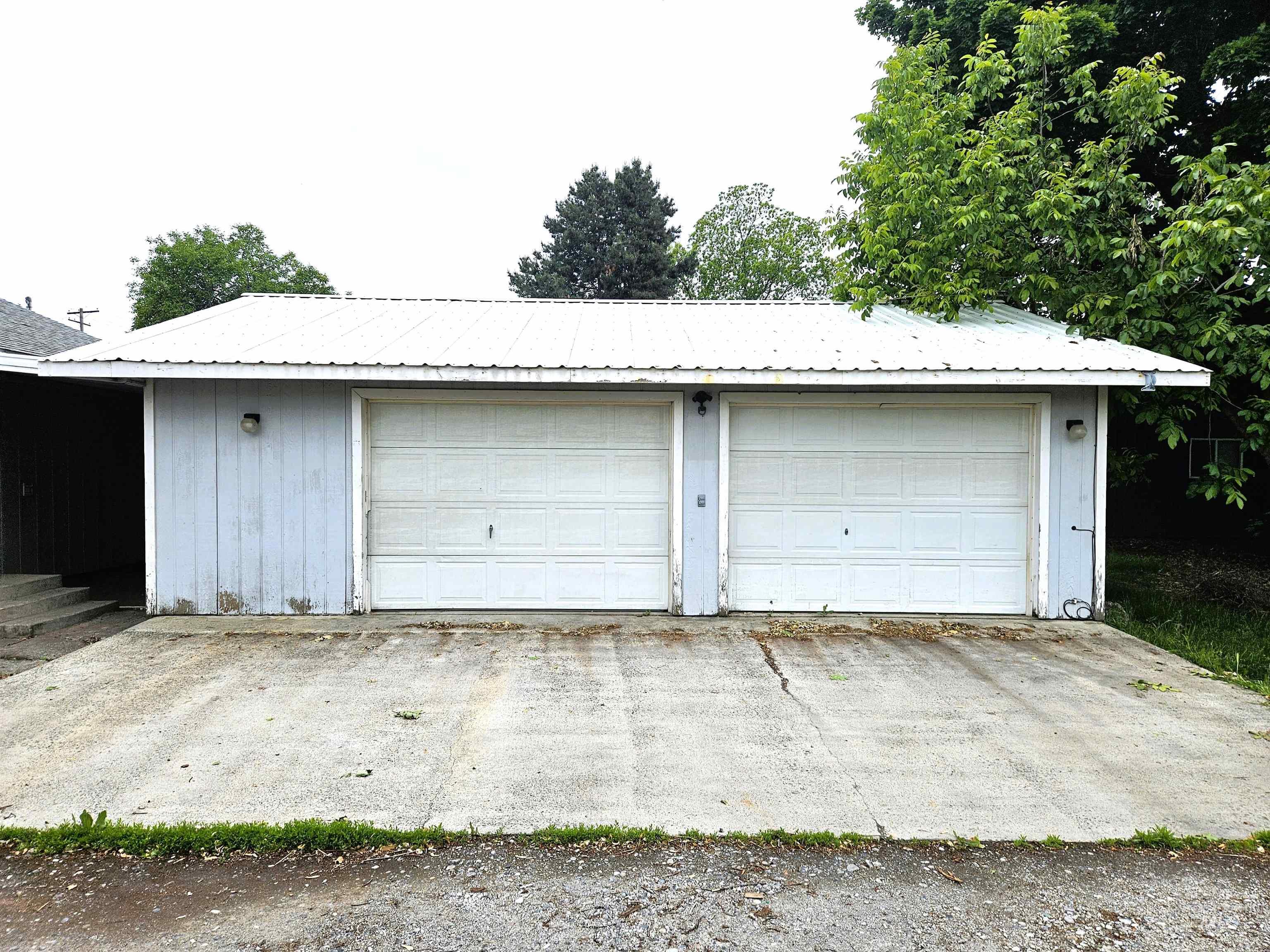 1407 & 1407 1/2 Burrell Ave Property Photo 20