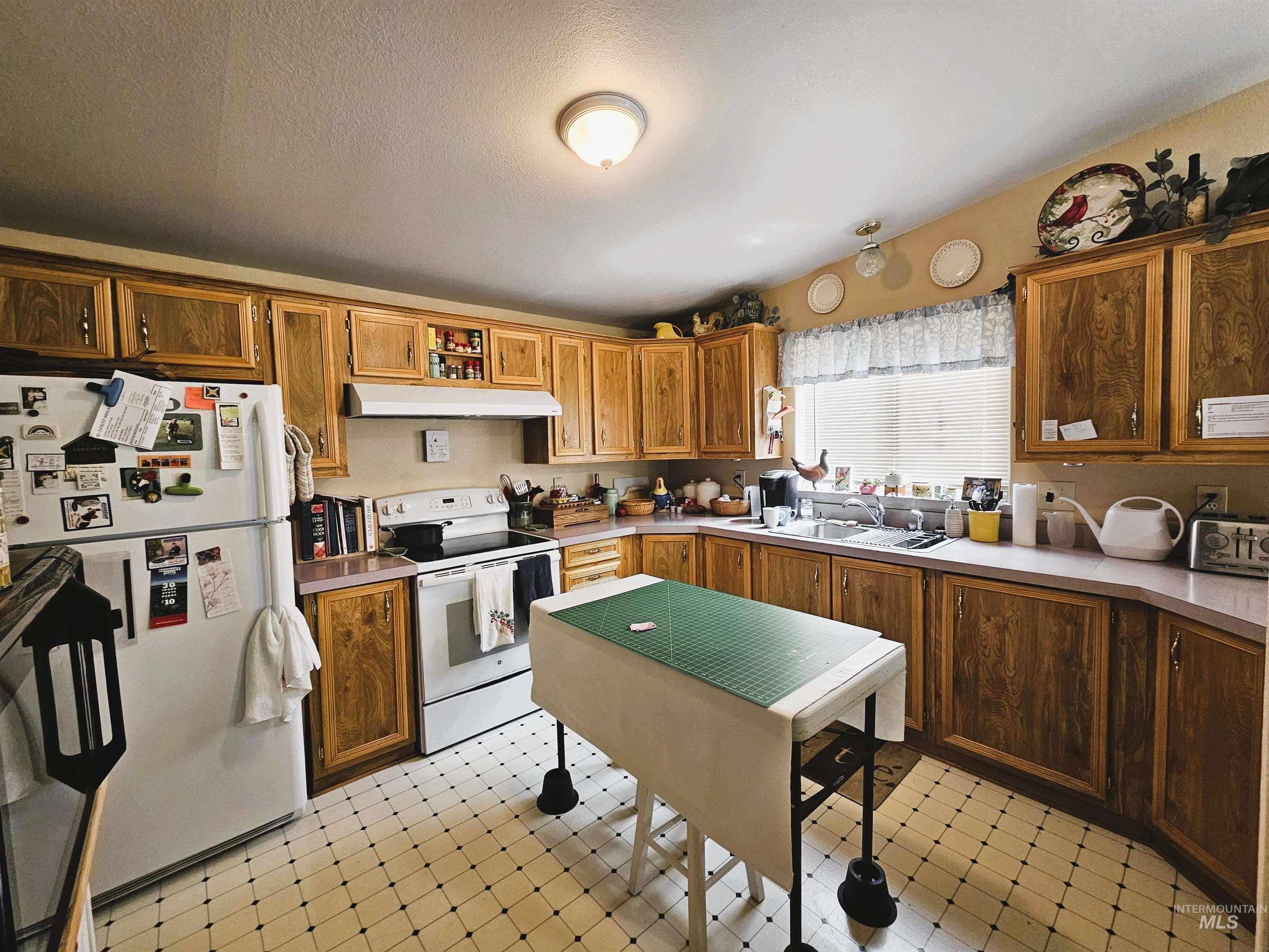 1407 & 1407 1/2 Burrell Ave Property Photo 23