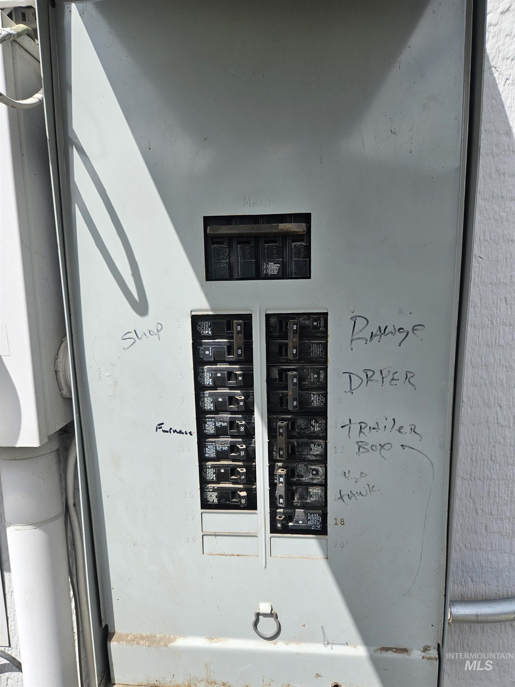 1407 & 1407 1/2 Burrell Ave Property Photo 36
