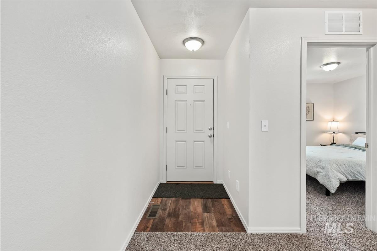 20533 Wyeth Ave Property Photo 3