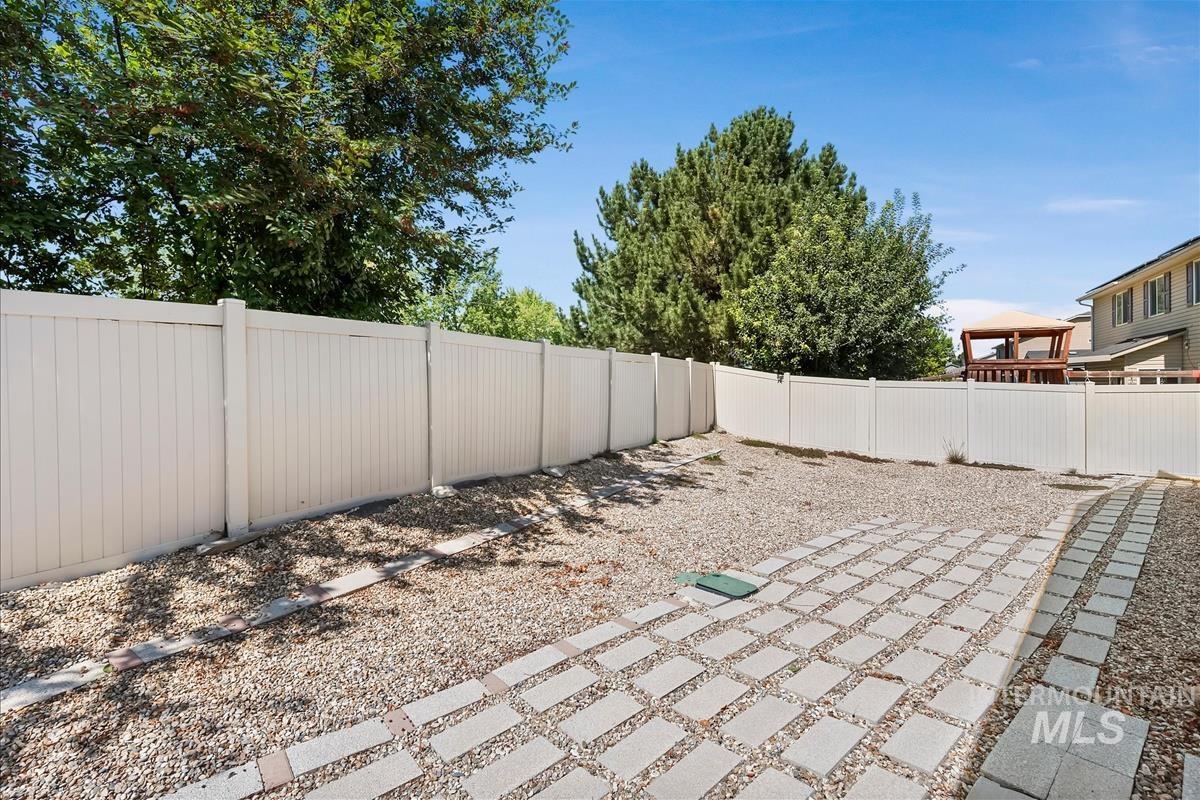 20533 Wyeth Ave Property Photo 27
