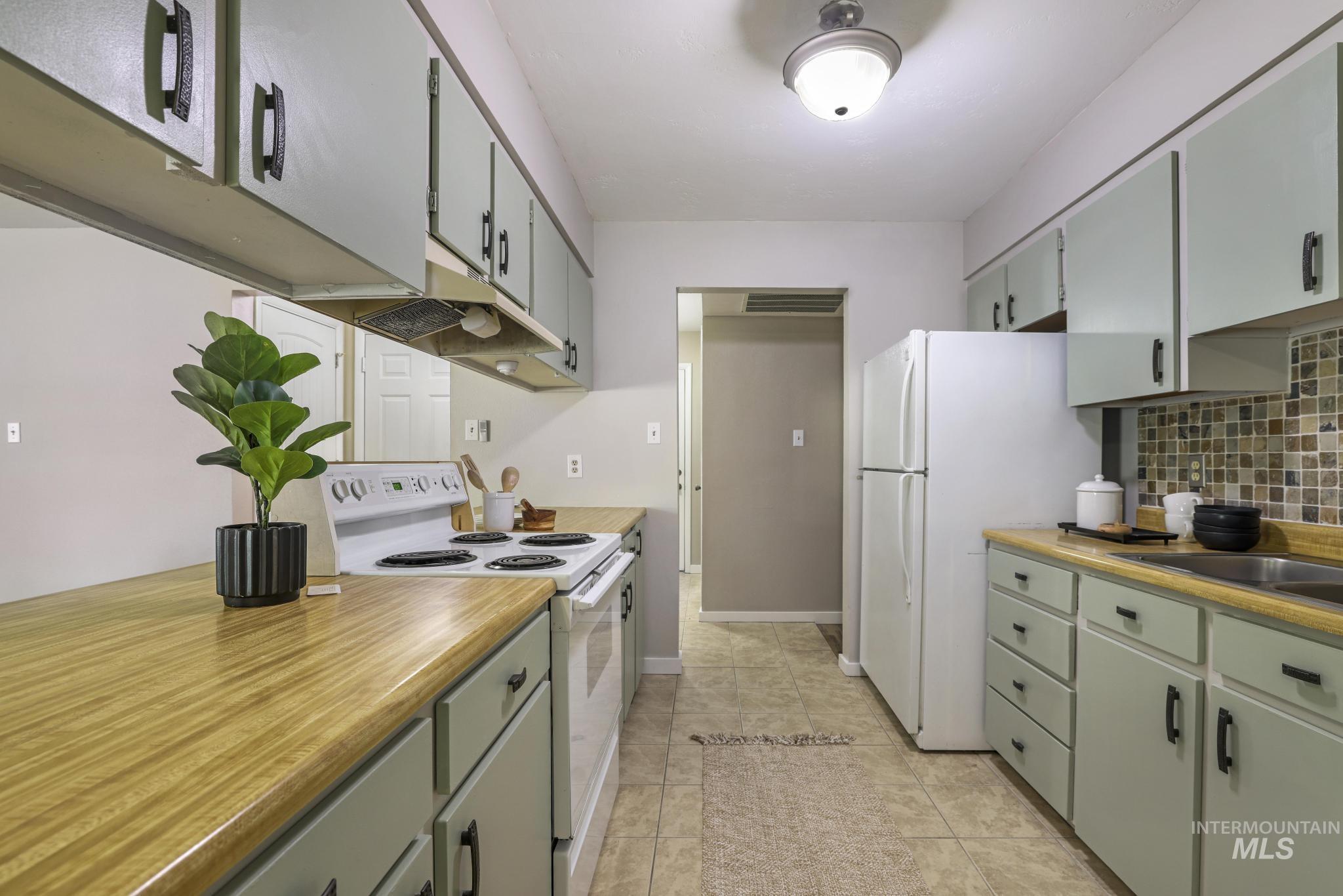 1163 Sparks St. N. Property Photo 6