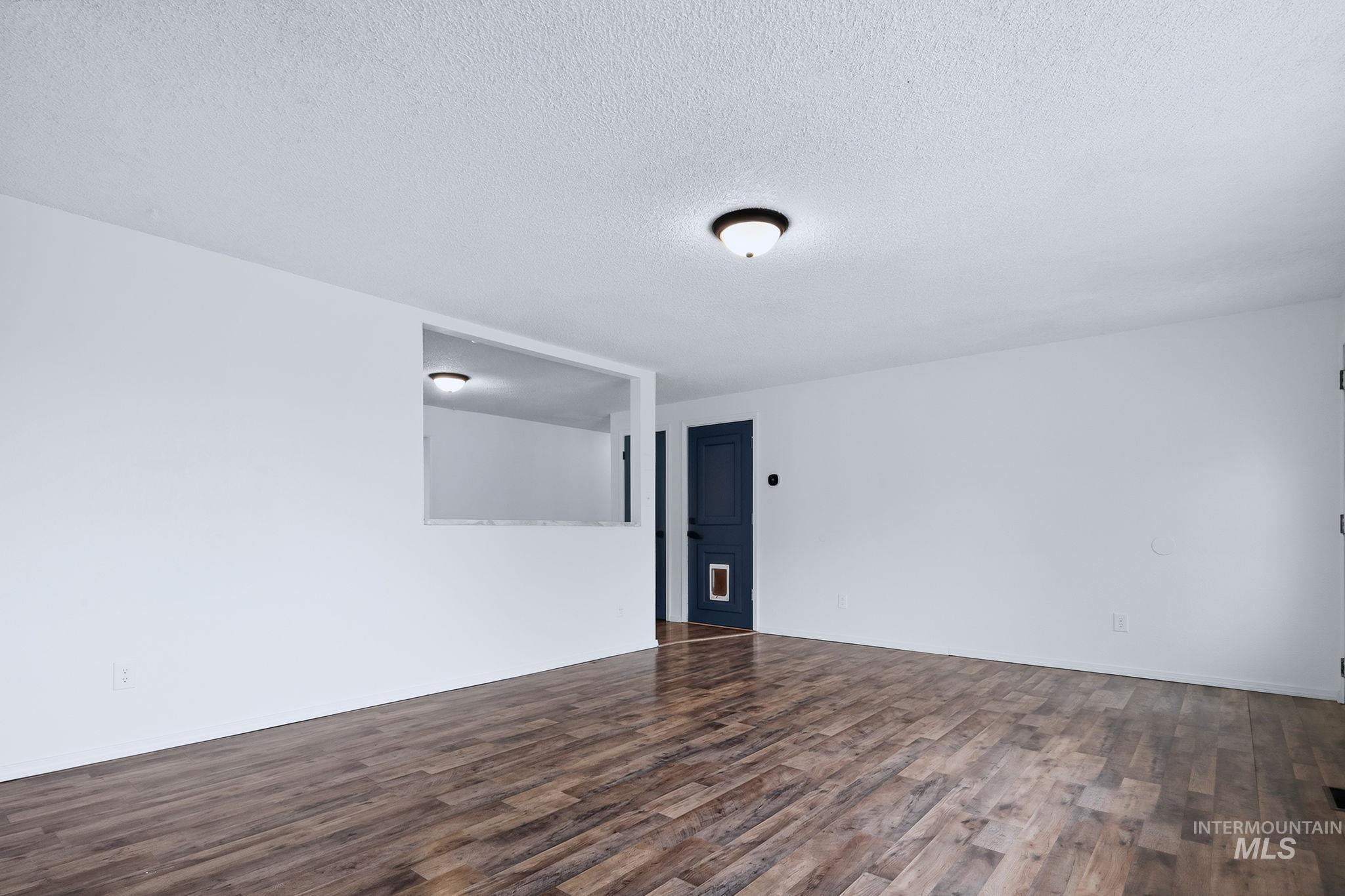 848 W Kinghorn Dr Property Photo 5