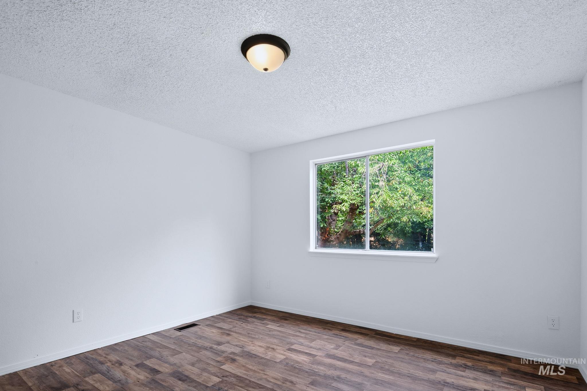848 W Kinghorn Dr Property Photo 22