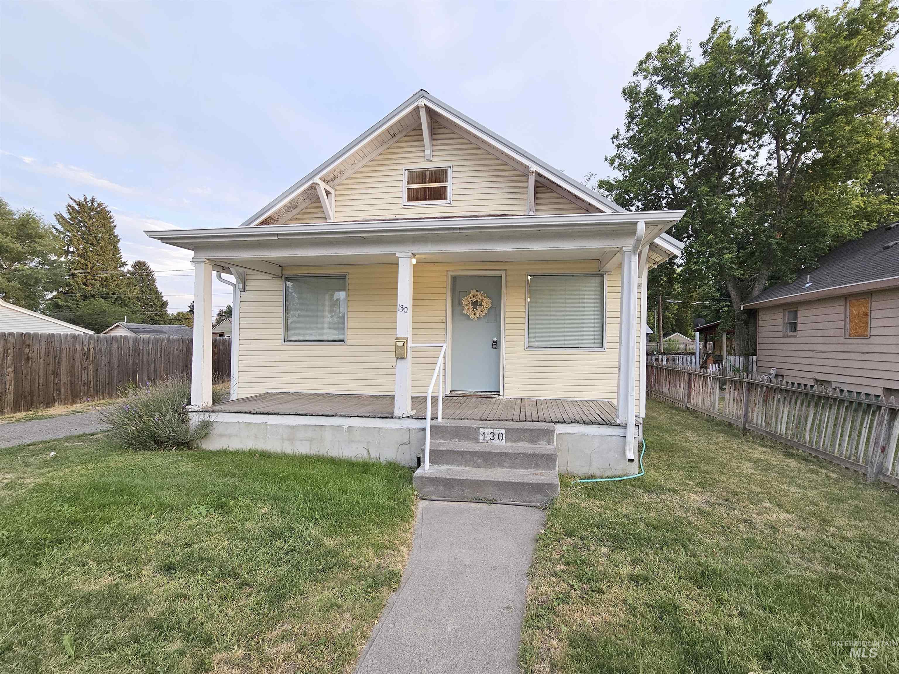 130 E 17th St. Property Photo 1