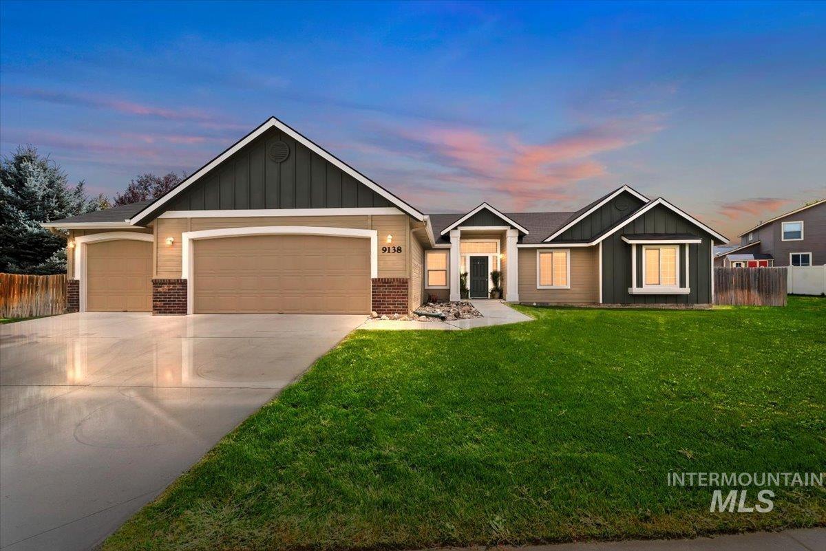 9138 S Red Delicious Property Photo 1