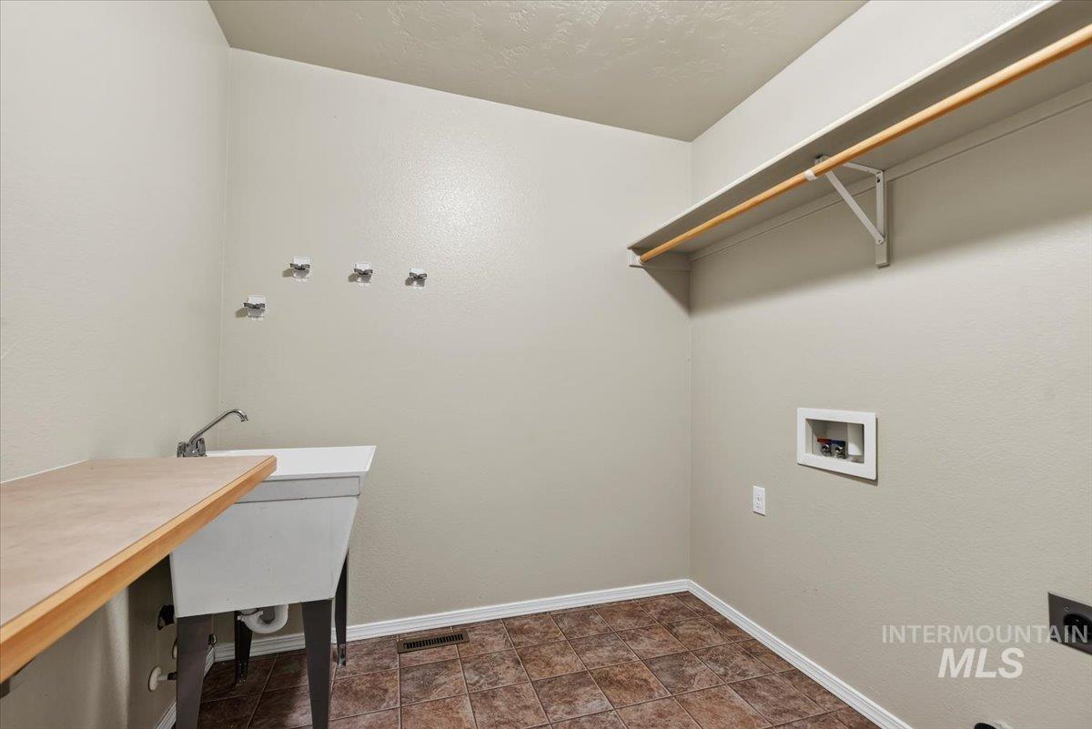 9138 S Red Delicious Property Photo 30