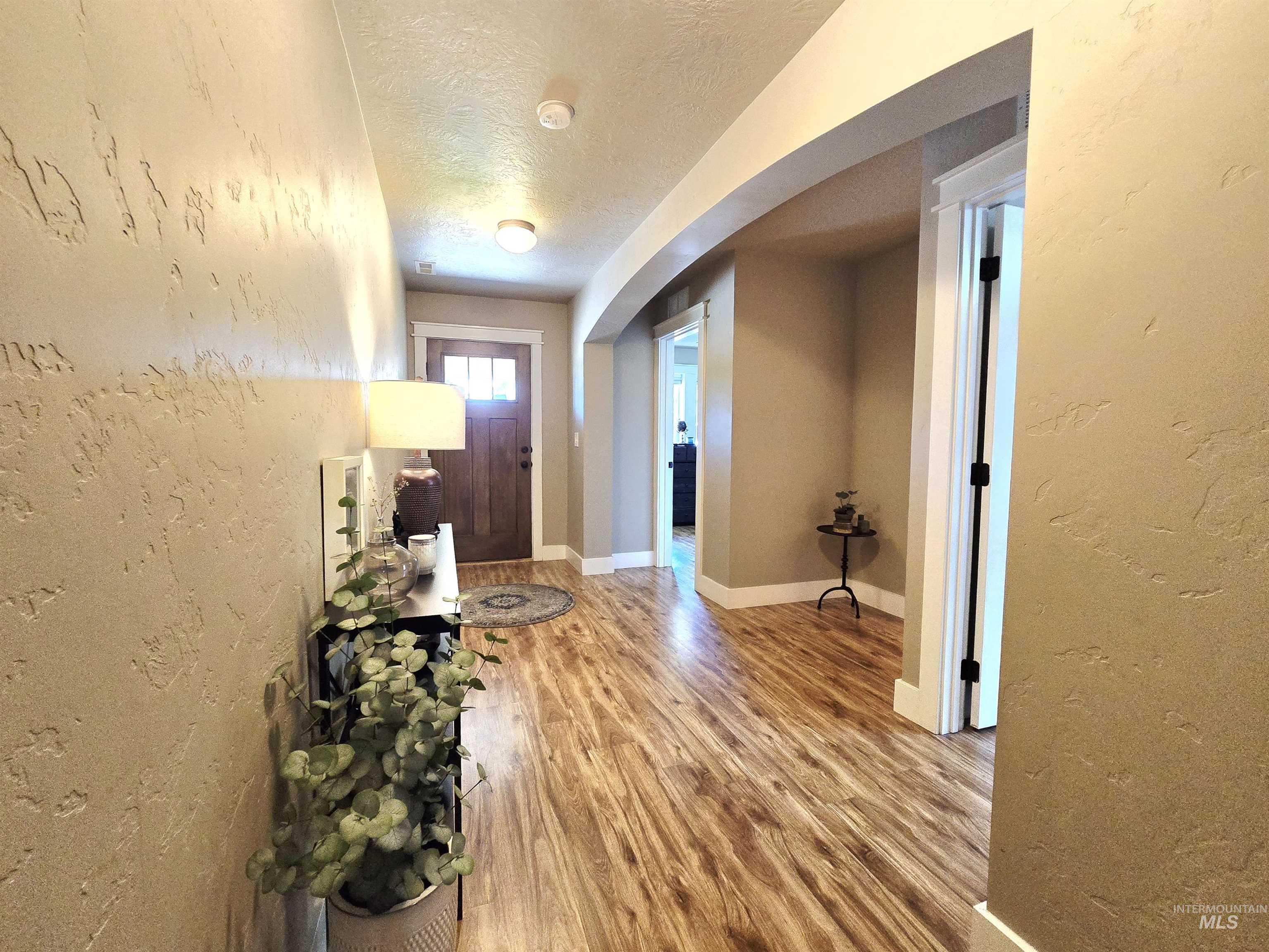 4447 N Weston Ave Property Photo 5