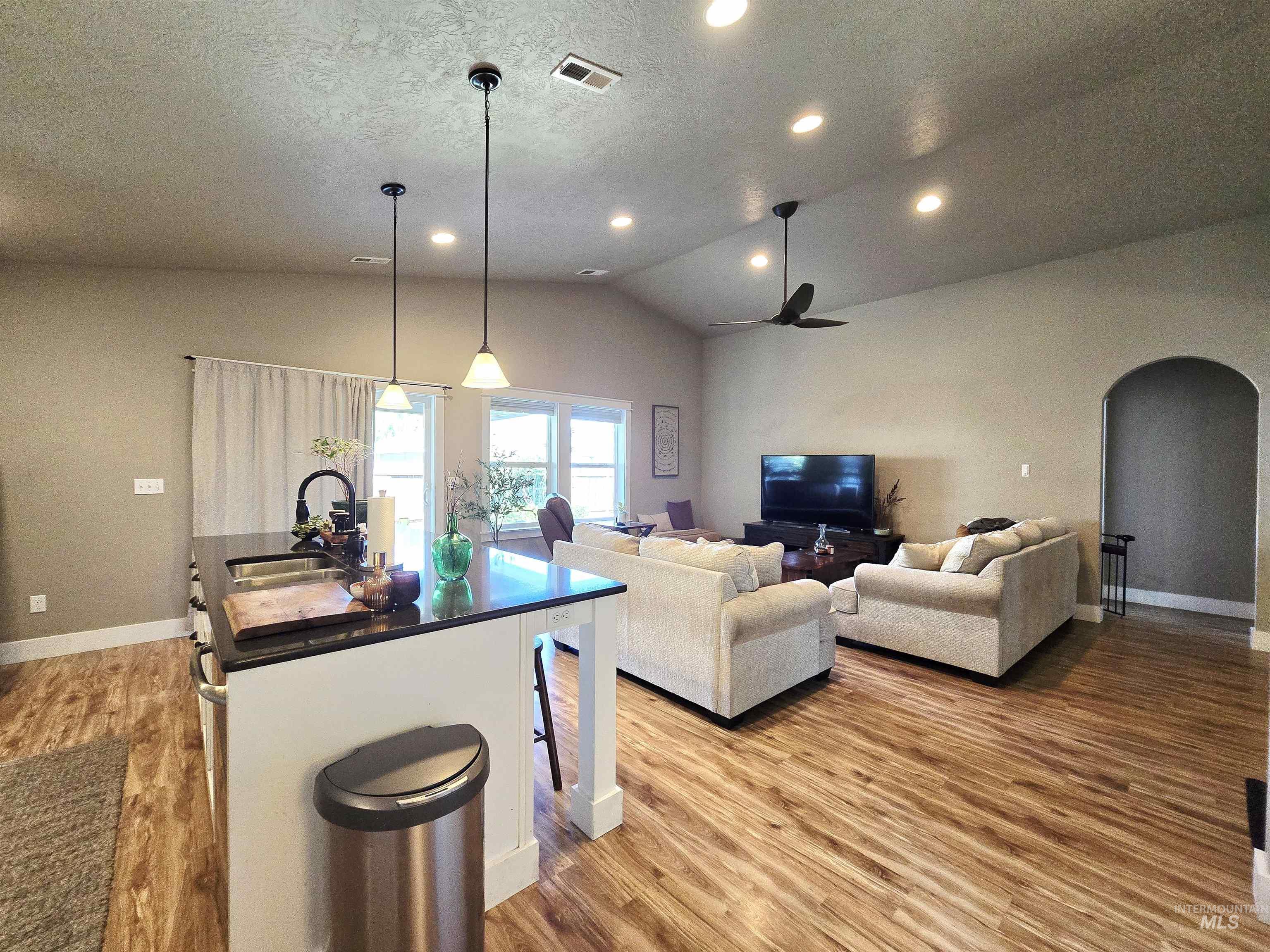 4447 N Weston Ave Property Photo 12